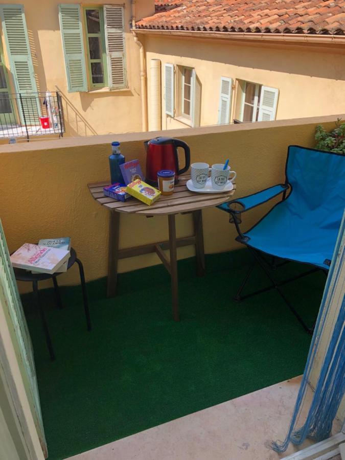 Welcome In The Cozy Blue Nest Pedestrian Ментона Екстериор снимка